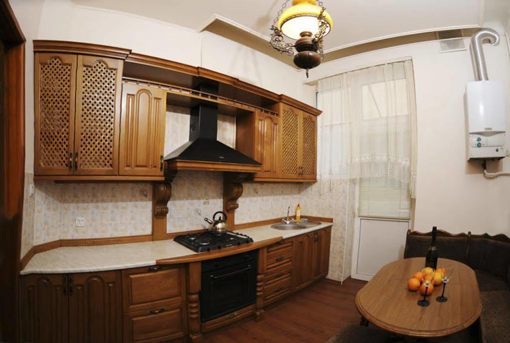 Авcтрийские Апартаменты во Львове Экстерьер фото